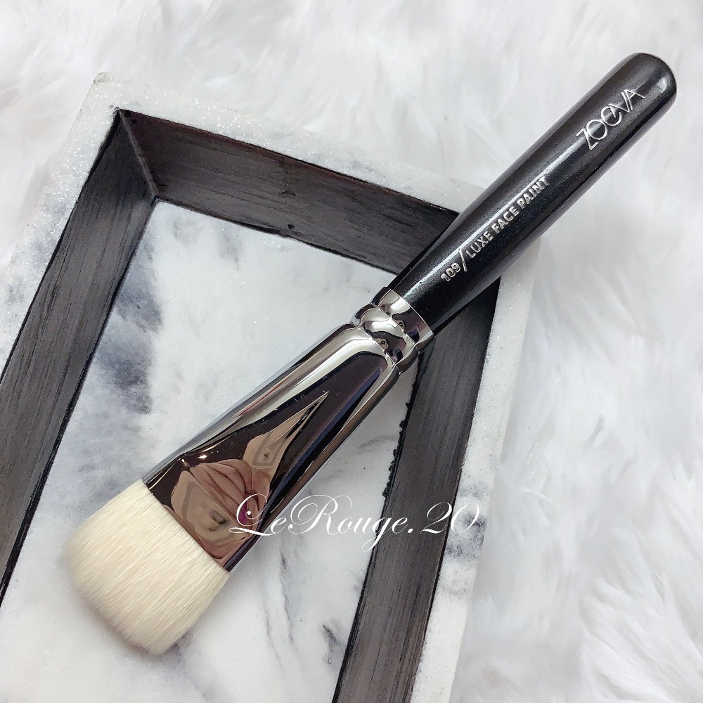 Zoeva 109 contour / foundation brush